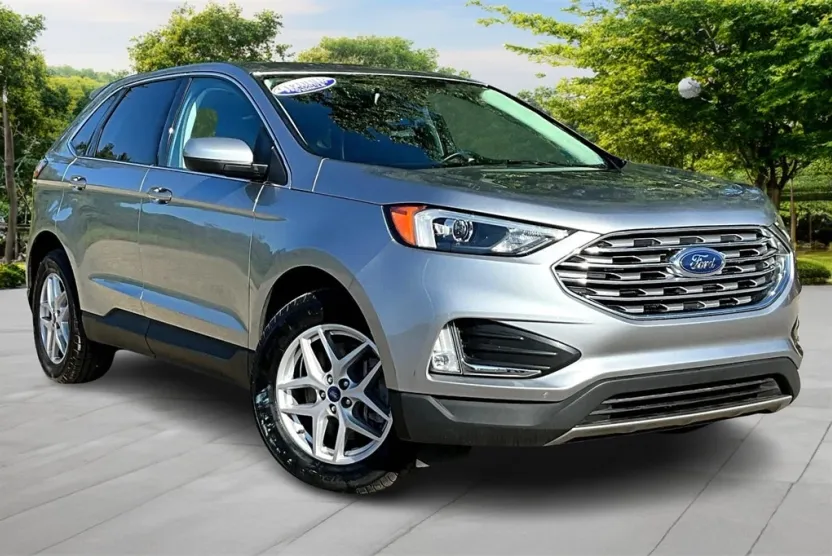 2022 Ford Edge SEL photo 1