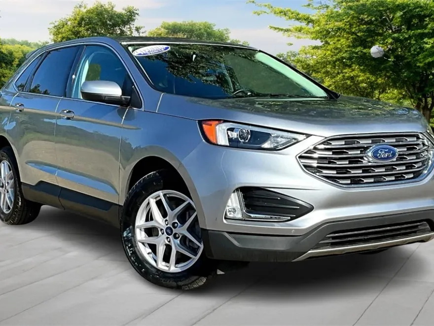2022 Ford Edge SEL photo 1