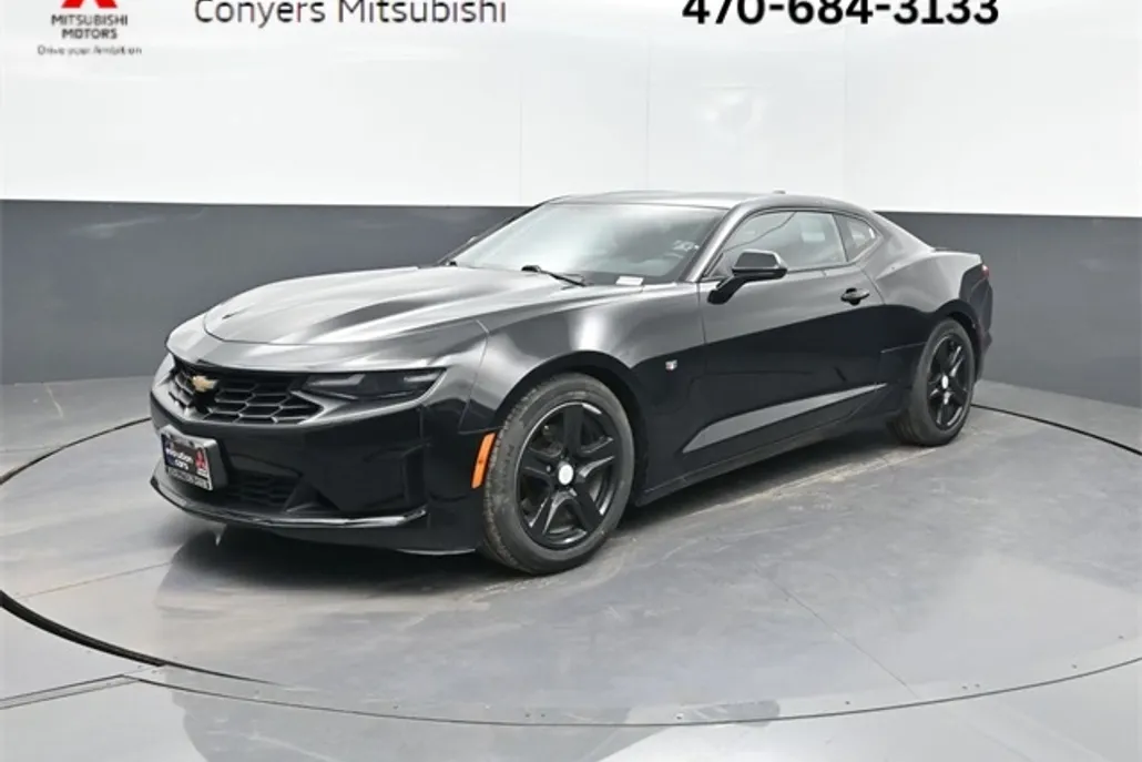 2019 Chevrolet Camaro 1LT photo 1