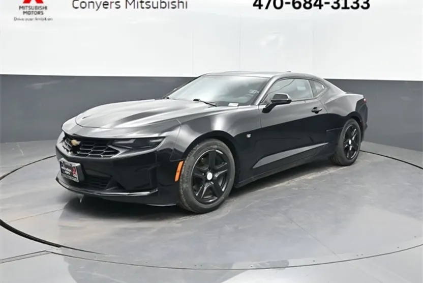 2019 Chevrolet Camaro 1LT photo 1