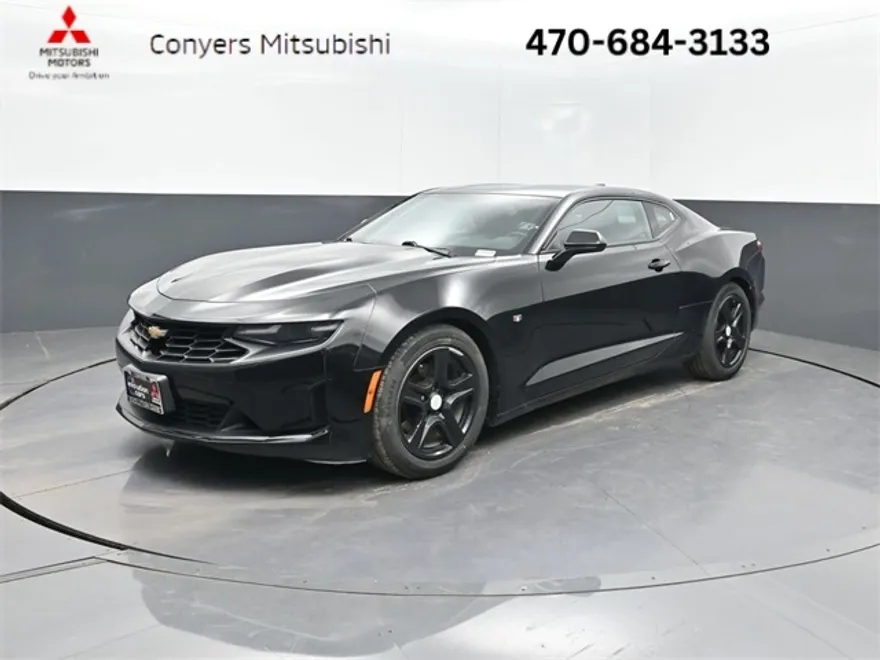 2019 Chevrolet Camaro 1LT photo 1
