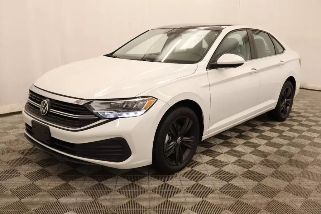 2023 Volkswagen Jetta SE photo 1