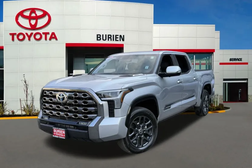 2024 Toyota Tundra Platinum CrewMax photo 1