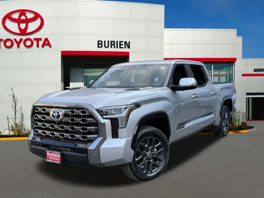 2024 Toyota Tundra Platinum CrewMax photo 1
