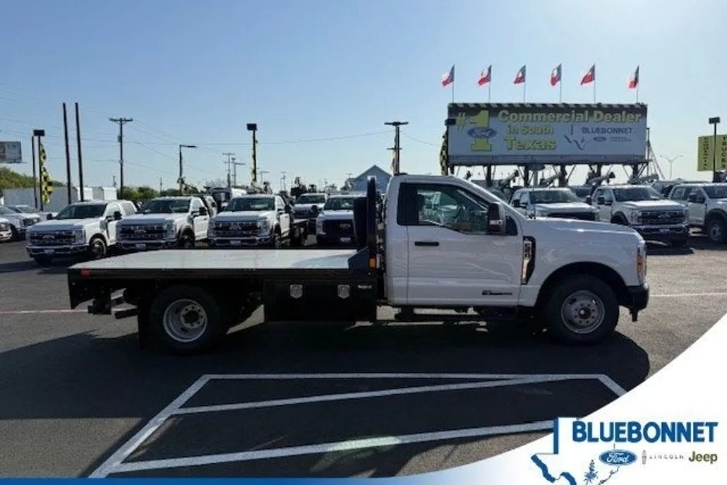 2025 Ford F-350 XL photo 1