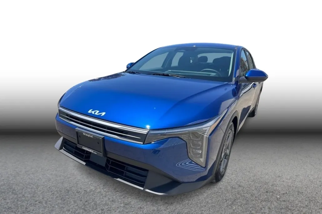 2025 Kia K4 LXS photo 1