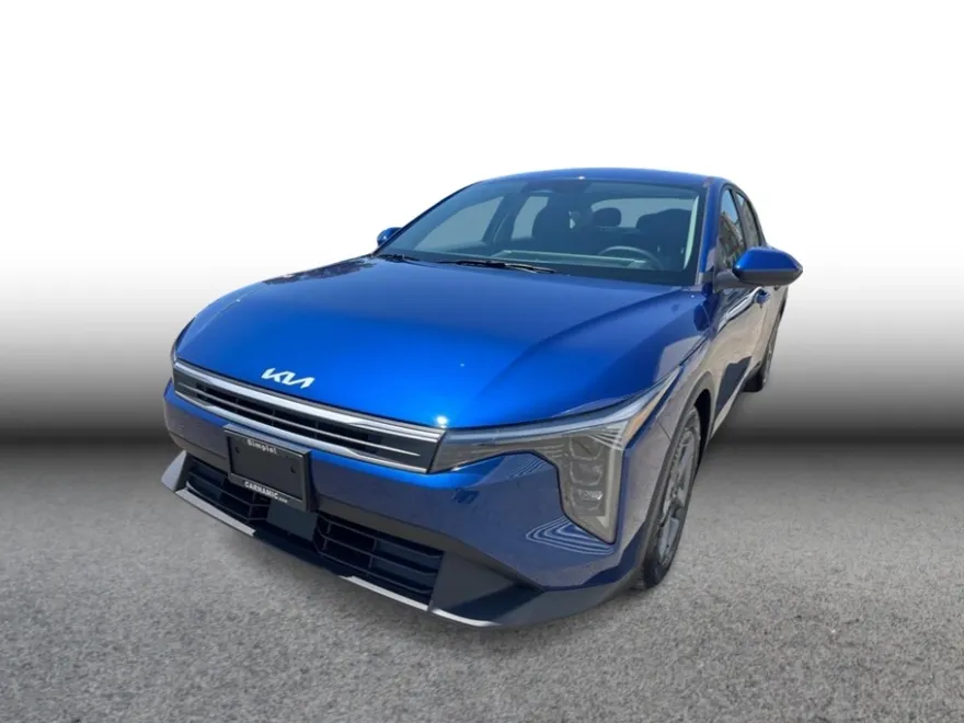2025 Kia K4 LXS photo 1