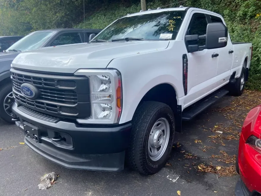 2024 Ford F-350 photo 1