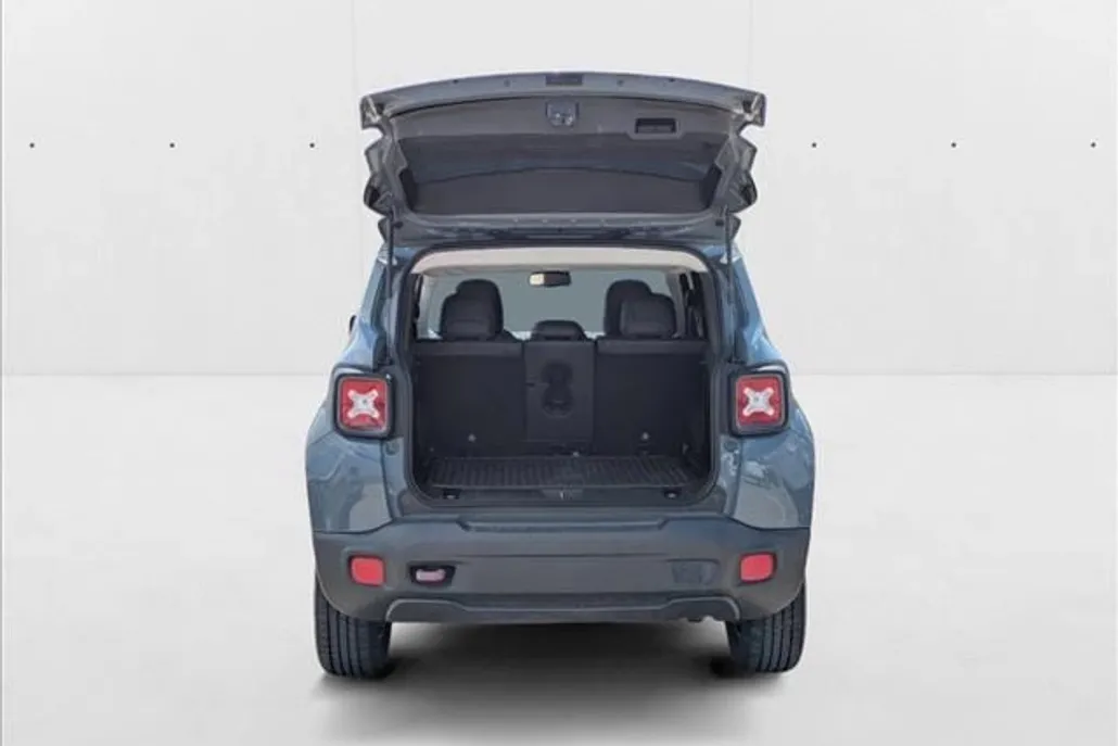 2017 Jeep Renegade Trailhawk photo 1