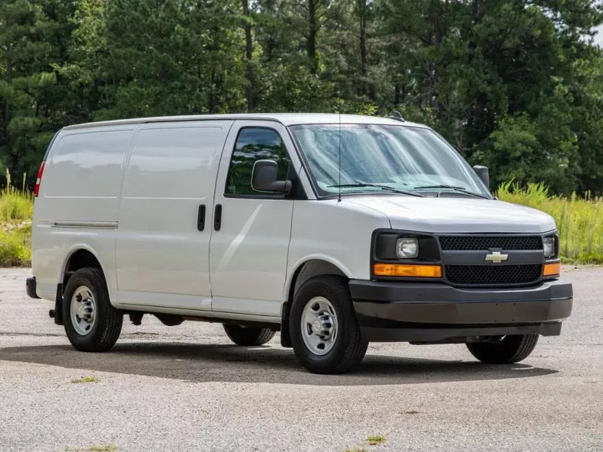 2017 Chevrolet Express 3500 Cargo photo 1