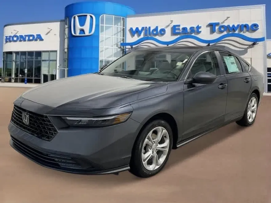 2025 Honda Accord LX photo 1
