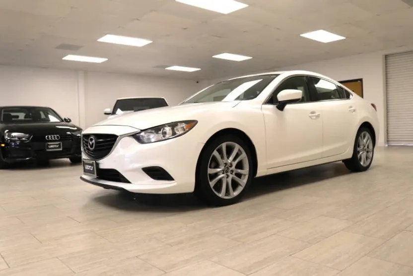 2017 Mazda Mazda6 Touring photo 1