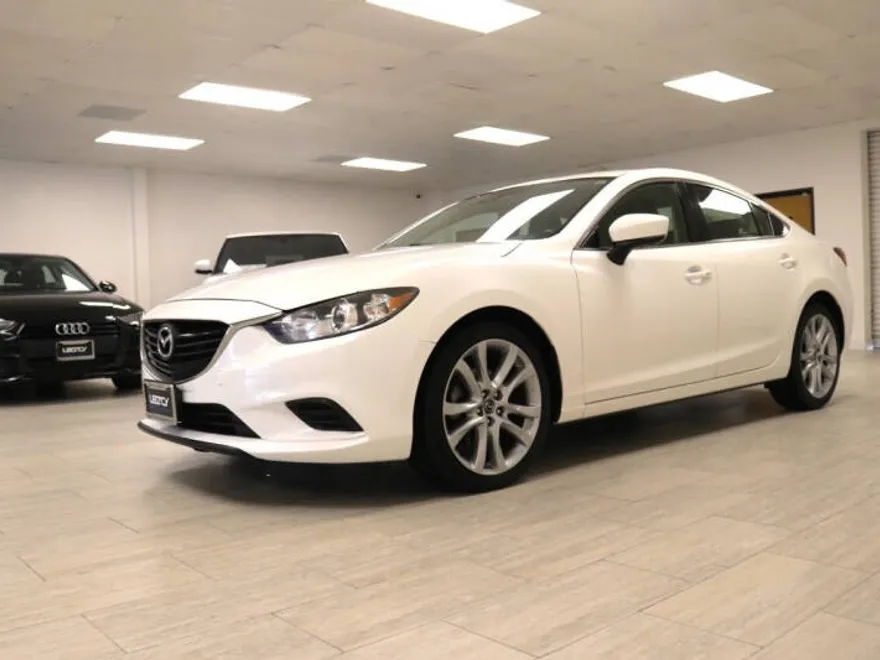 2017 Mazda Mazda6 Touring photo 1