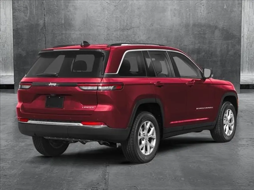 2025 Jeep Grand Cherokee Limited photo 2