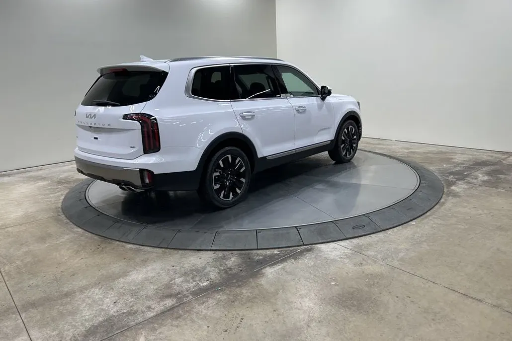 2025 Kia Telluride SX photo 1