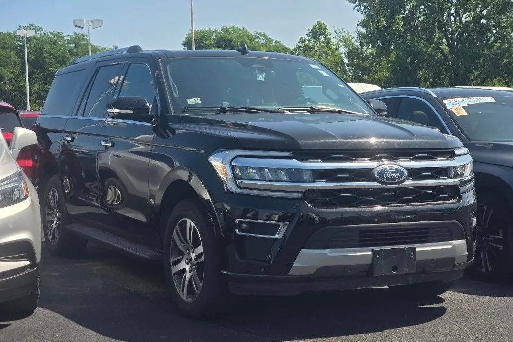 2024 Ford Expedition MAX Limited photo 1