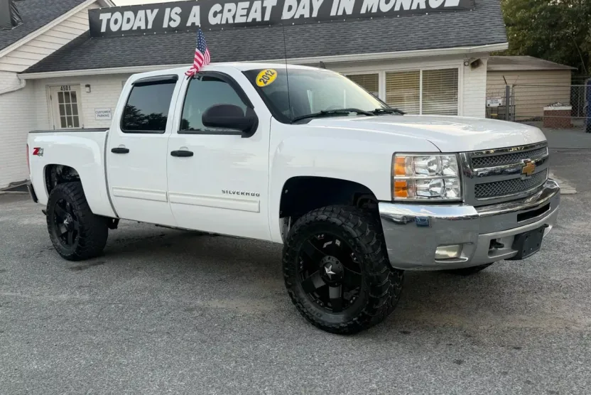 2012 Chevrolet Silverado 1500 LT photo 1