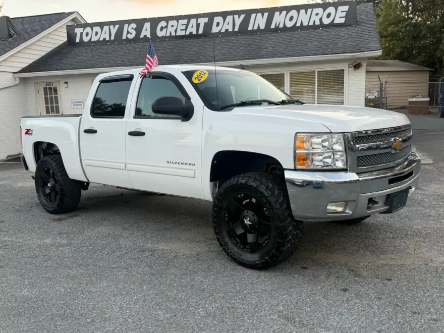 2012 Chevrolet Silverado 1500 LT photo 1