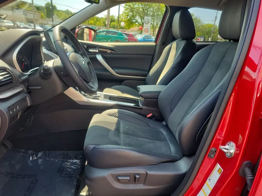 2023 Mitsubishi Eclipse Cross SEL photo 13
