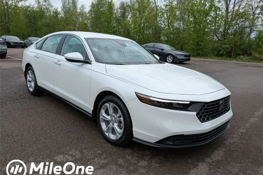 2025 Honda Accord LX photo 1