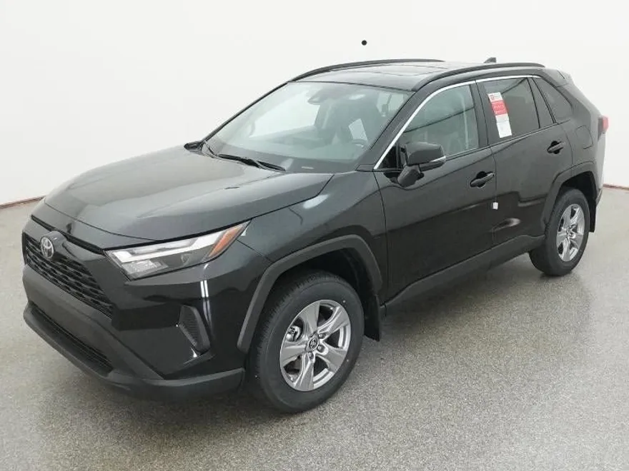 2025 Toyota RAV4 XLE photo 1