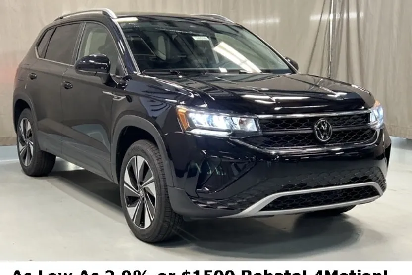 2024 Volkswagen Taos SE photo 1
