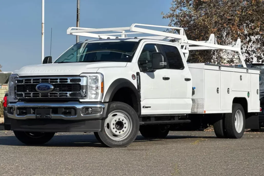 2024 Ford F-550 photo 1