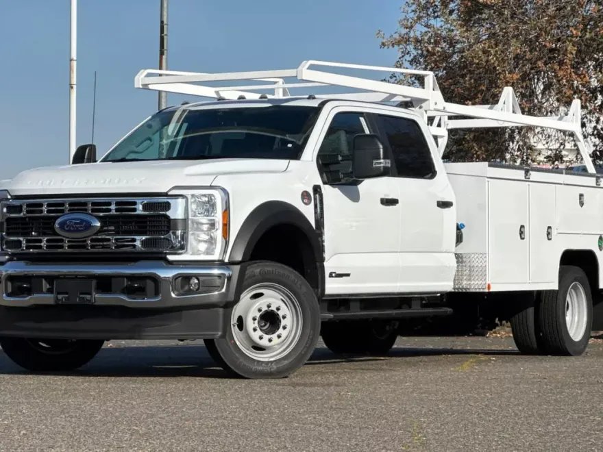 2024 Ford F-550 photo 1
