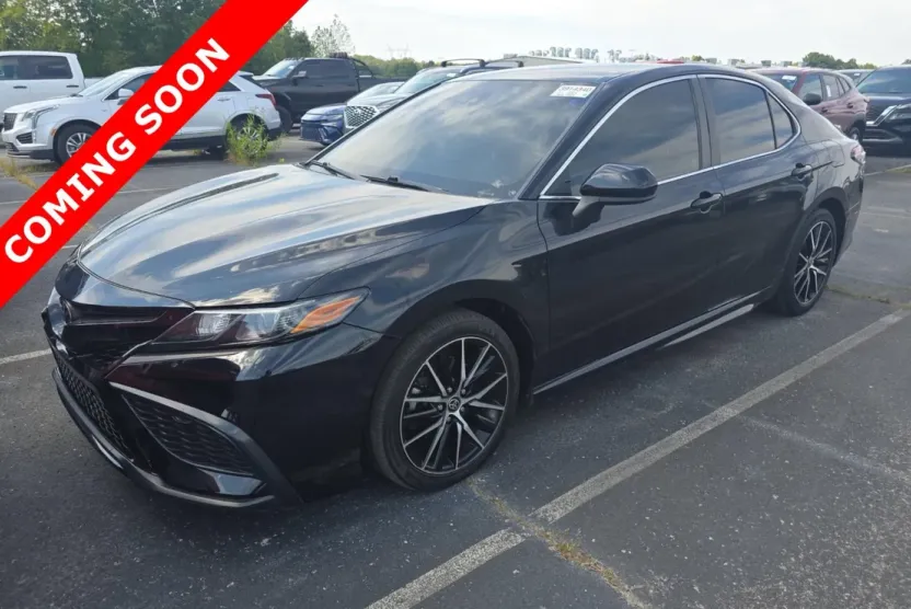 2021 Toyota Camry SE photo 1