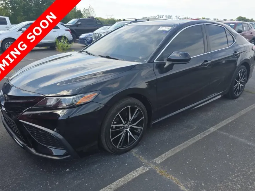 2021 Toyota Camry SE photo 1