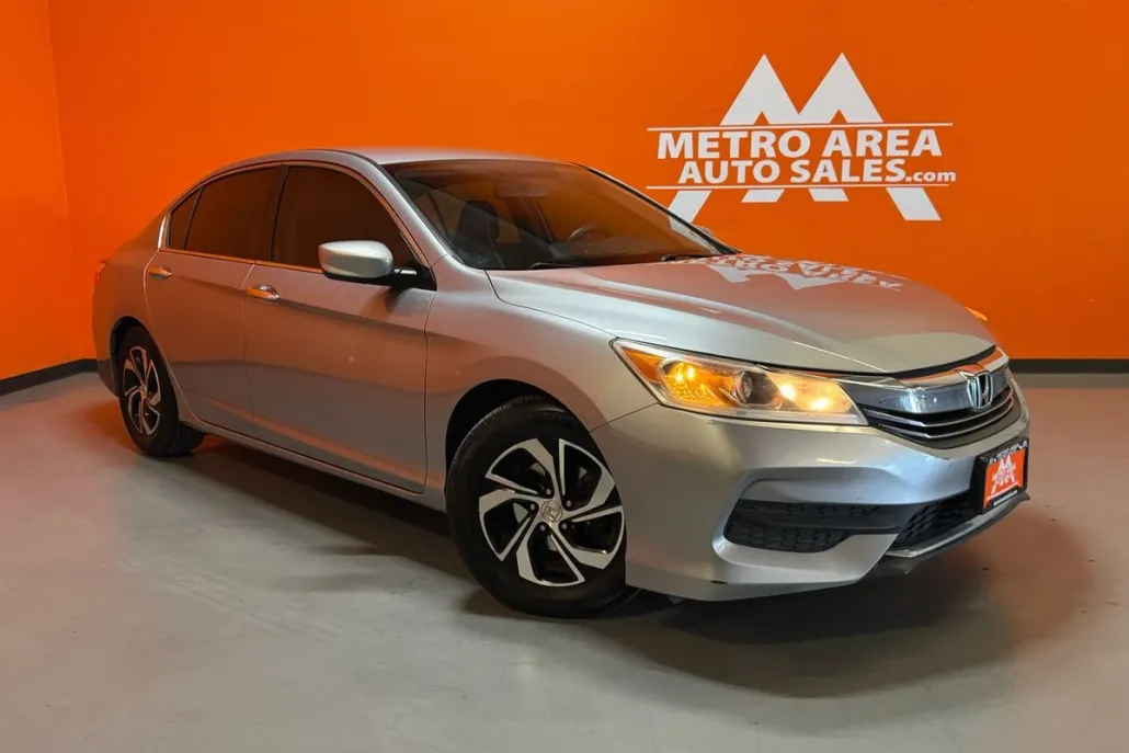 2017 Honda Accord LX photo 1