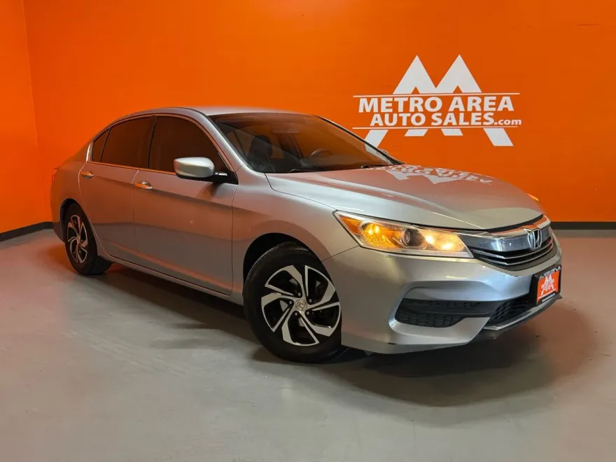 2017 Honda Accord LX photo 1