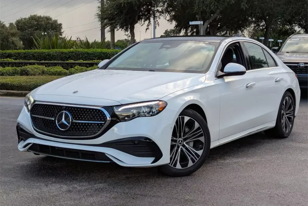 2025 Mercedes Benz E 350 Sedan photo 1