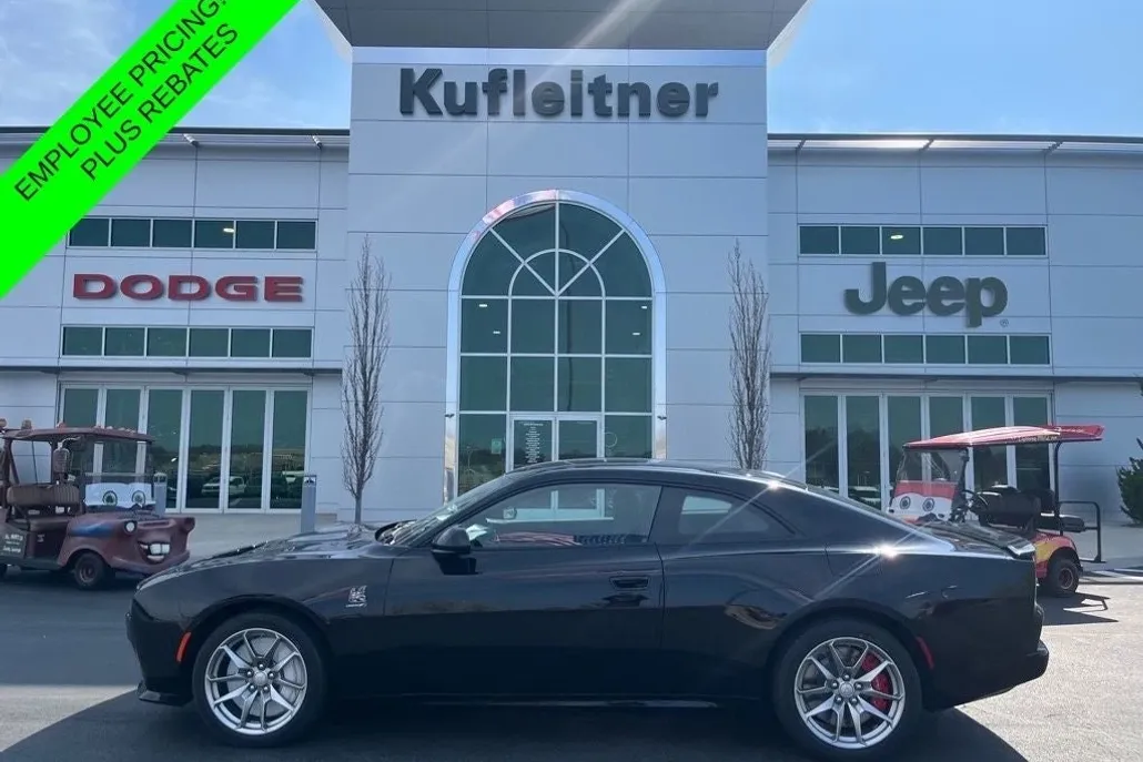 2025 Dodge Charger R/T Scat Pack photo 1
