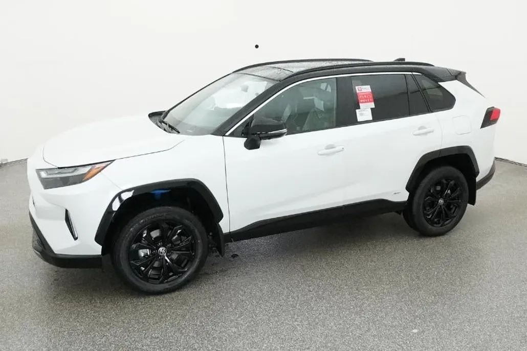 2025 Toyota RAV4 Hybrid XSE photo 1