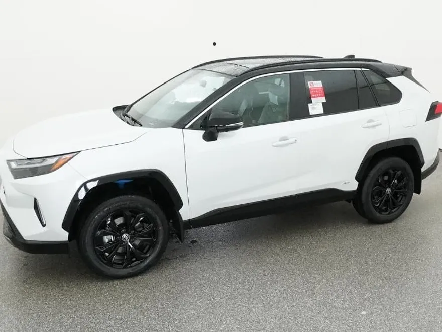 2025 Toyota RAV4 Hybrid XSE photo 1
