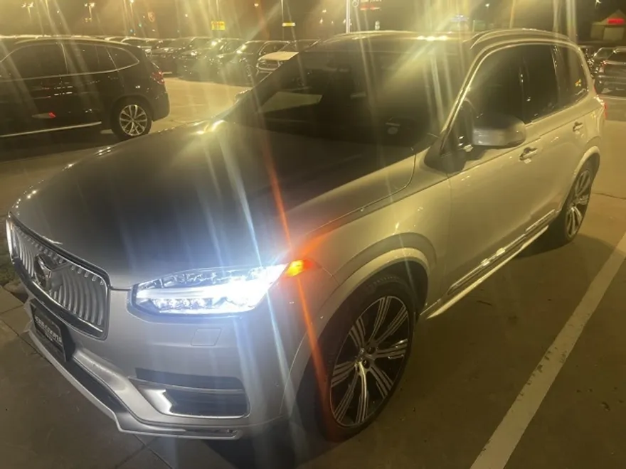 2022 Volvo XC90 T6 Inscription photo 1