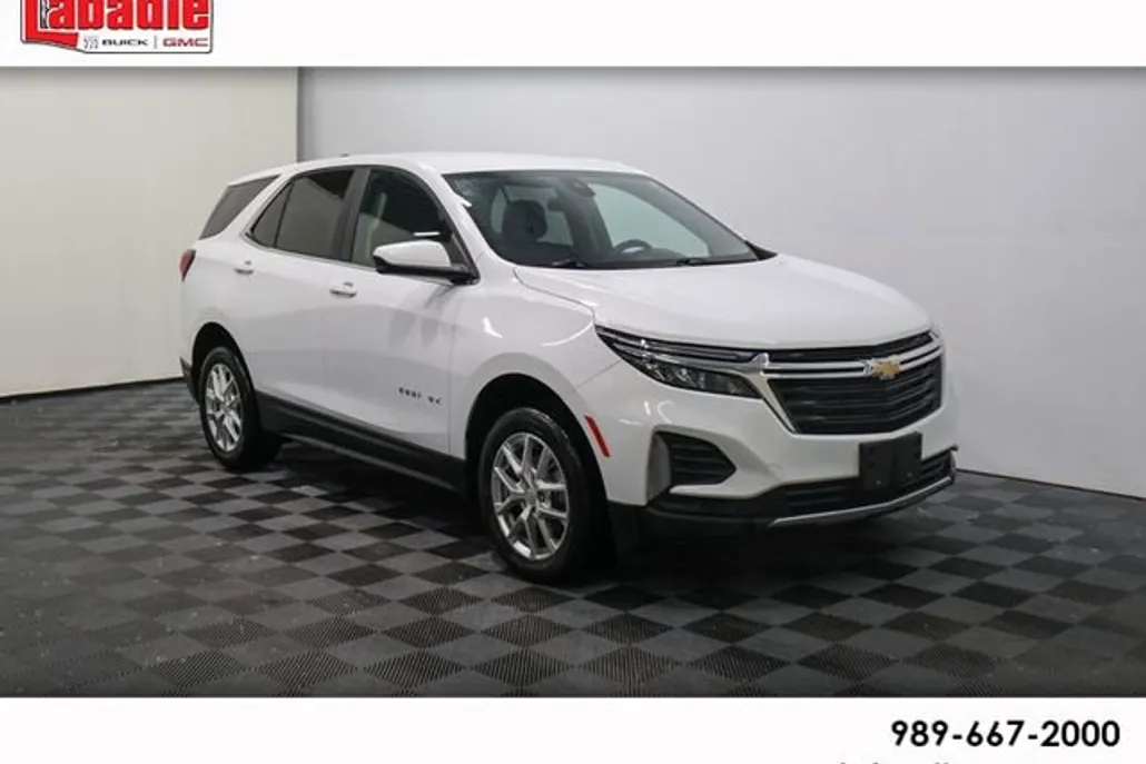 2022 Chevrolet Equinox LT photo 1