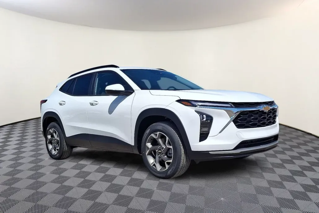 2025 Chevrolet Trax LT photo 1