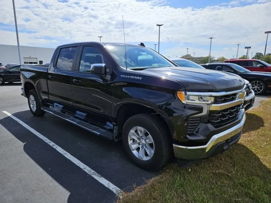 2024 Chevrolet Silverado 1500 LT photo 1