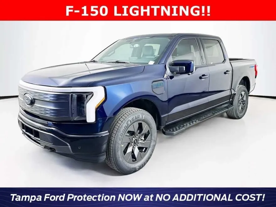 2025 Ford F-150 Lightning Lariat photo 1