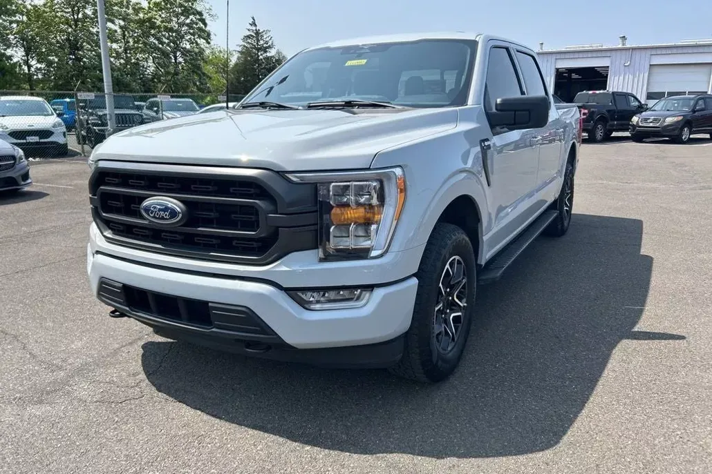 2023 Ford F-150 XLT photo 1