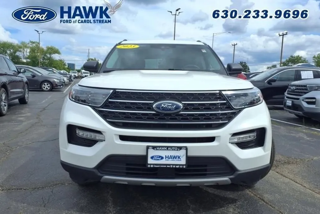2023 Ford Explorer XLT photo 1