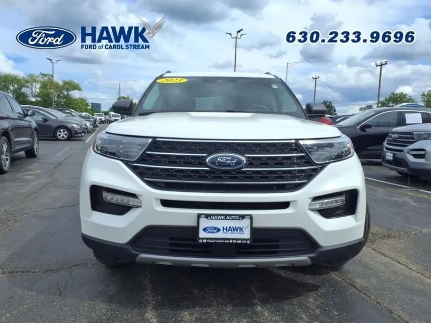 2023 Ford Explorer XLT photo 1