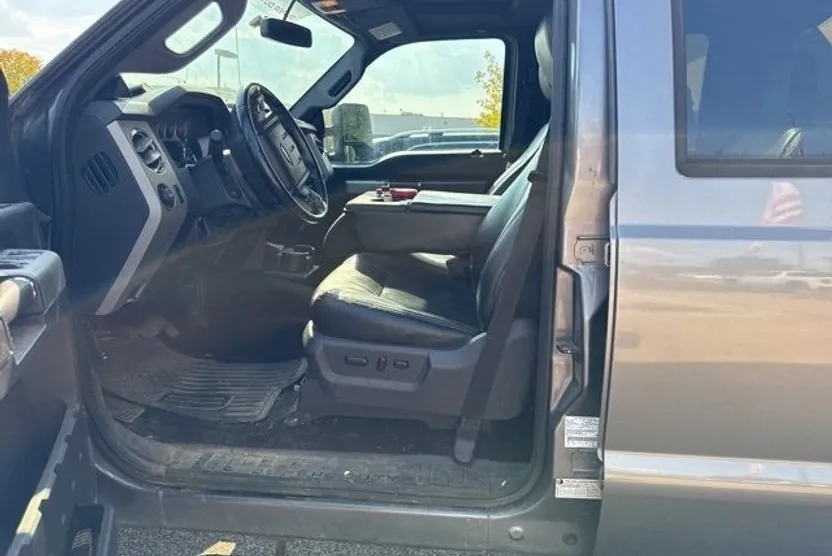 2014 Ford F-250 Lariat photo 1