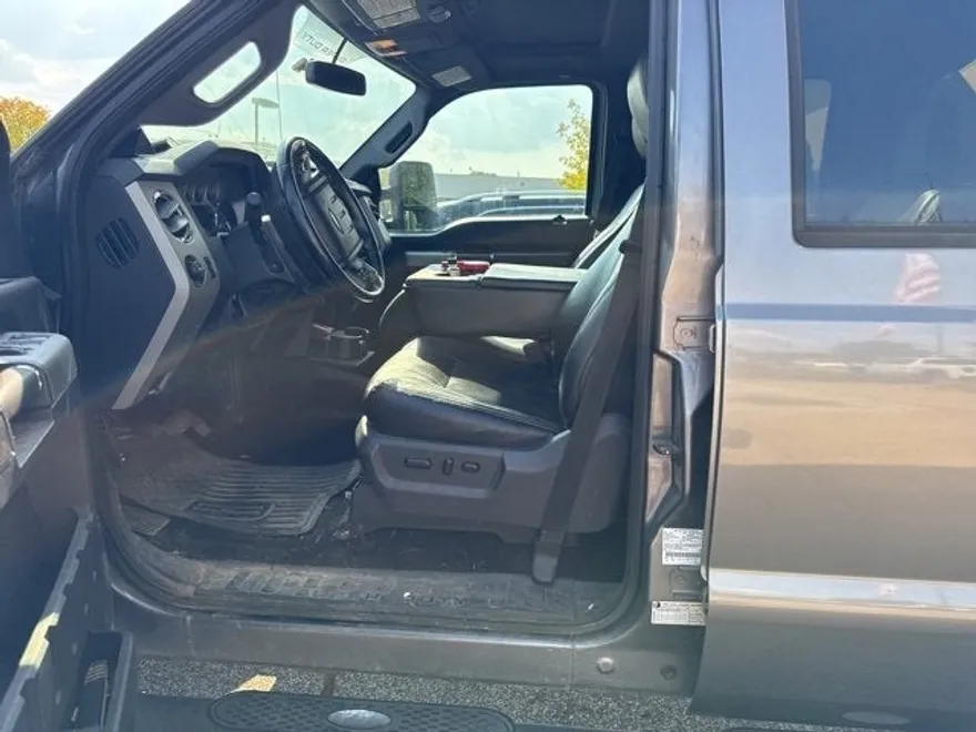 2014 Ford F-250 Lariat photo 1