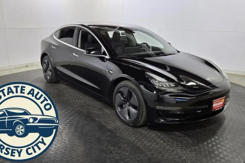 2018 Tesla Model 3 Long Range photo 1