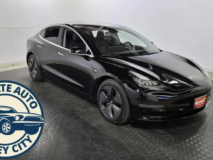 2018 Tesla Model 3 Long Range photo 1