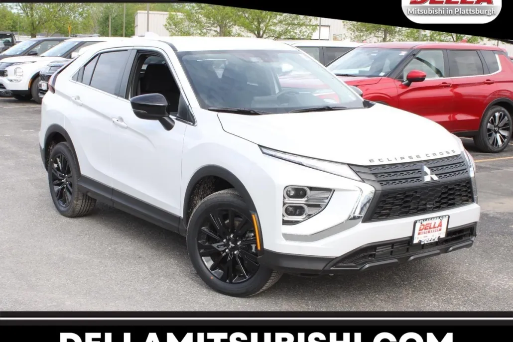 2025 Mitsubishi Eclipse Cross LE photo 1