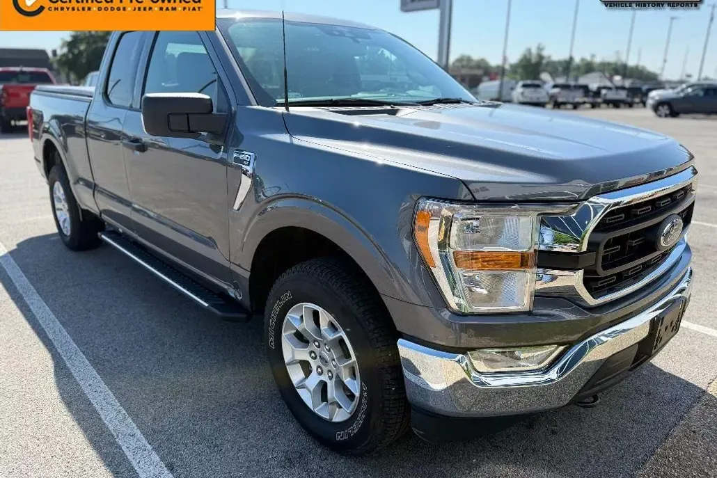 2021 Ford F-150 XLT photo 1